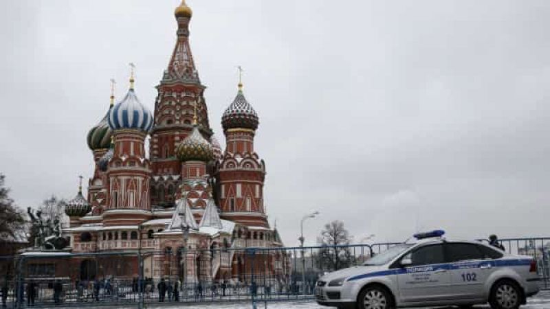 Com recorde diário de casos de Covid, Moscou estende restrições